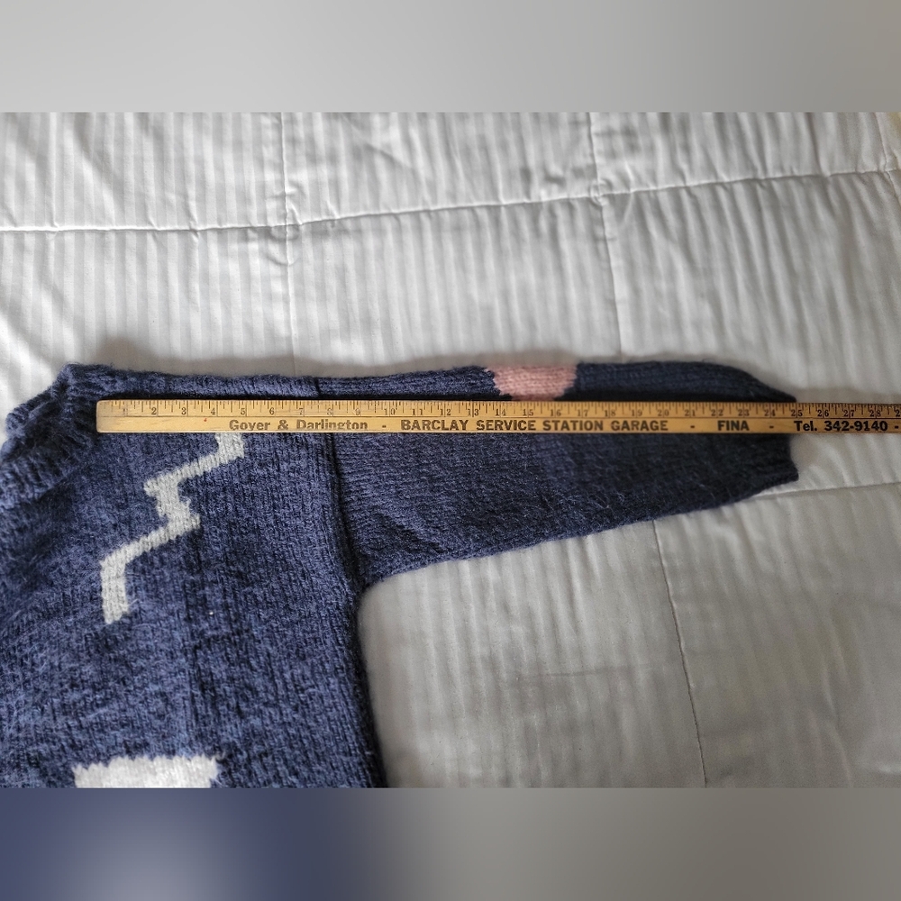 Handknitted Sweater - Picture 9 of 10